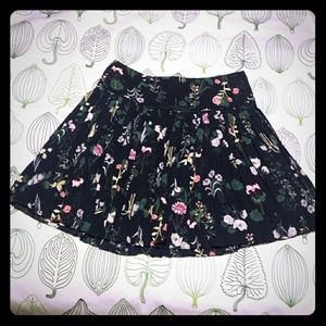 Loft floral pleated skirt - new! 🌹